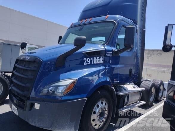 Freightliner CASCADIA 116 Trekkers
