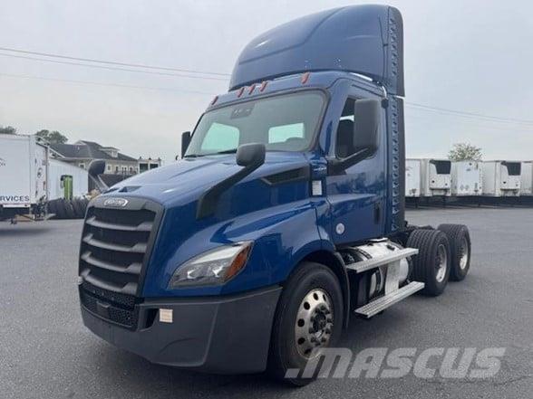 Freightliner CASCADIA 116 Trekkers