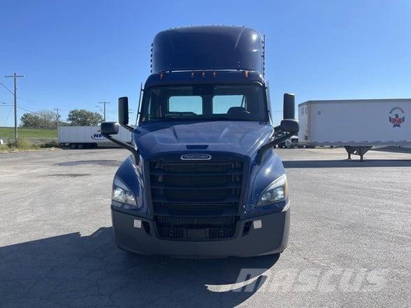 Freightliner CASCADIA 116 Trekkers