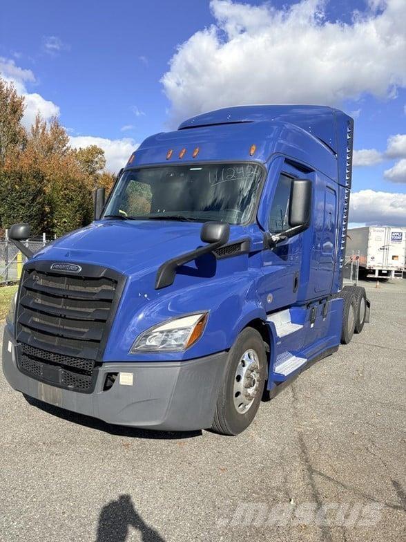 Freightliner CASCADIA 116 Trekkers