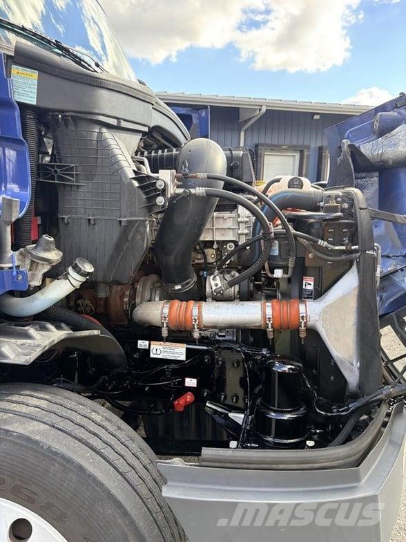 Freightliner CASCADIA 116 Trekkers