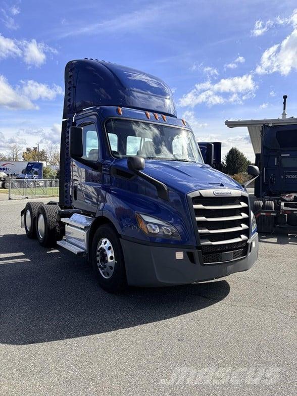 Freightliner CASCADIA 116 Trekkers