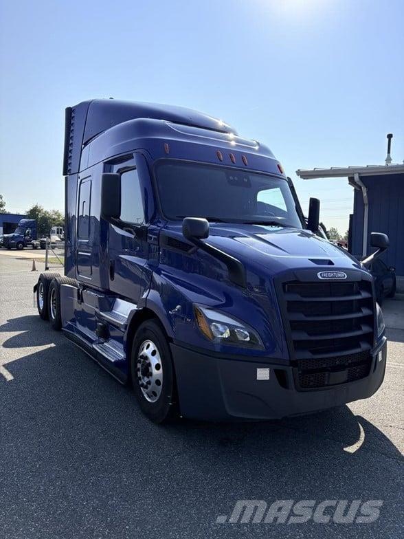 Freightliner CASCADIA 116 Trekkers