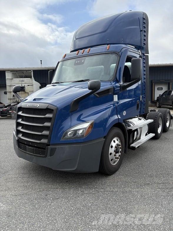 Freightliner CASCADIA 126 Trekkers