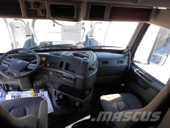 Volvo VNL64T860 Trekkers