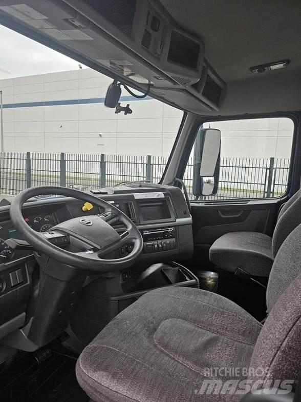 Volvo VNR64T300 Trekkers