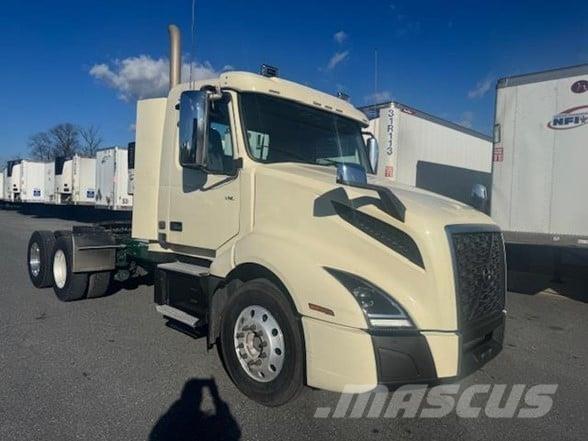 Volvo VNR64T300 Trekkers