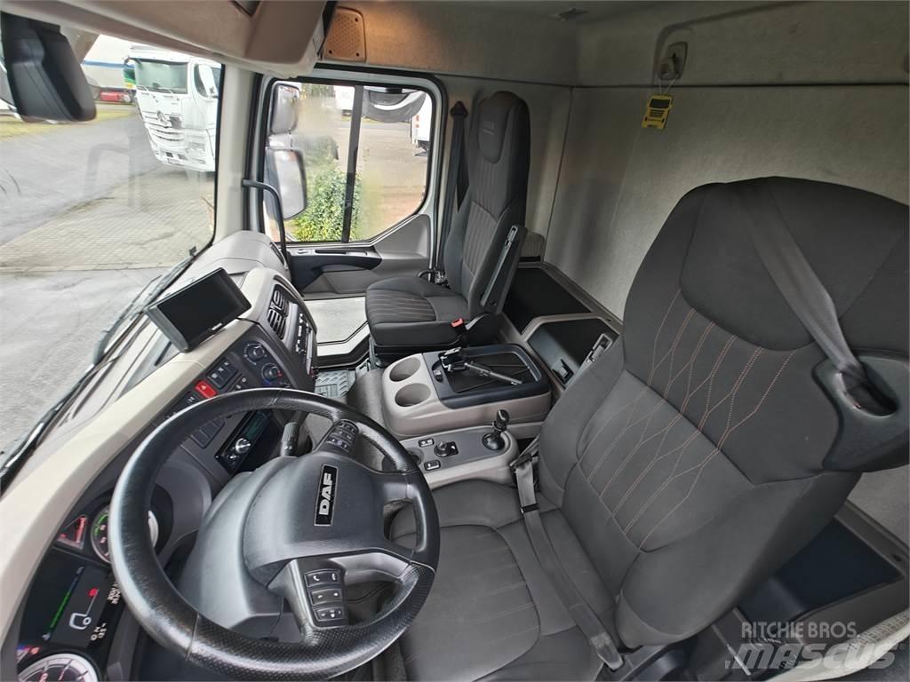 DAF LF290 Bakwagens met gesloten opbouw