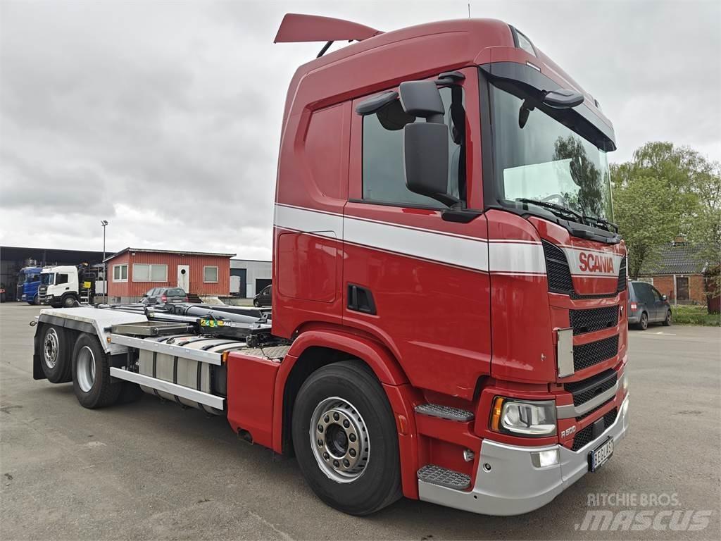 Scania R500 Vrachtwagen met containersysteem