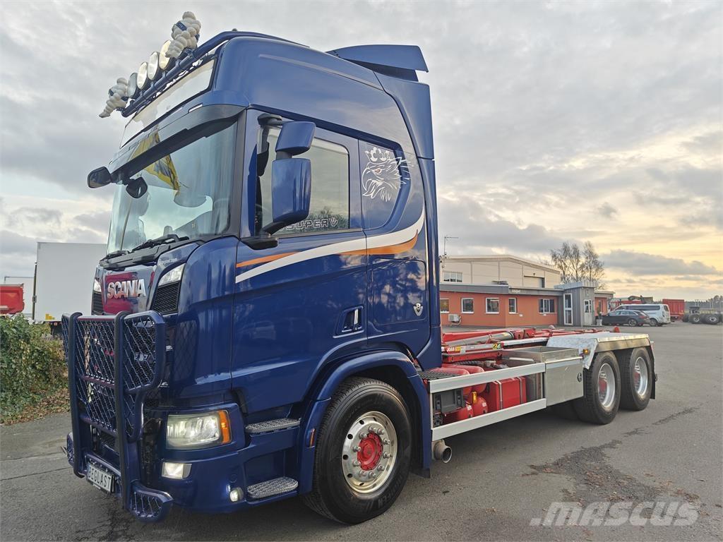 Scania R650 Vrachtwagen met containersysteem