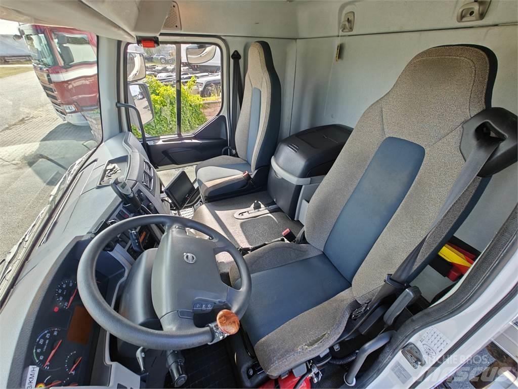 Volvo FL250 Bakwagens met gesloten opbouw