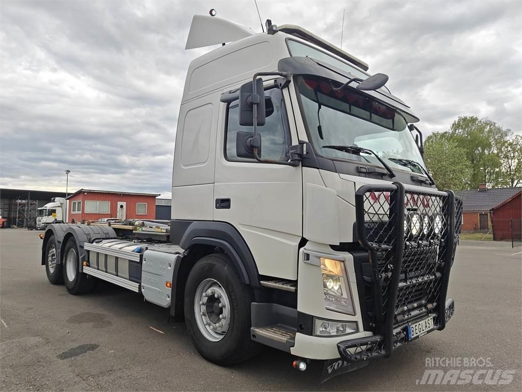 Volvo FM460 Vrachtwagen met containersysteem