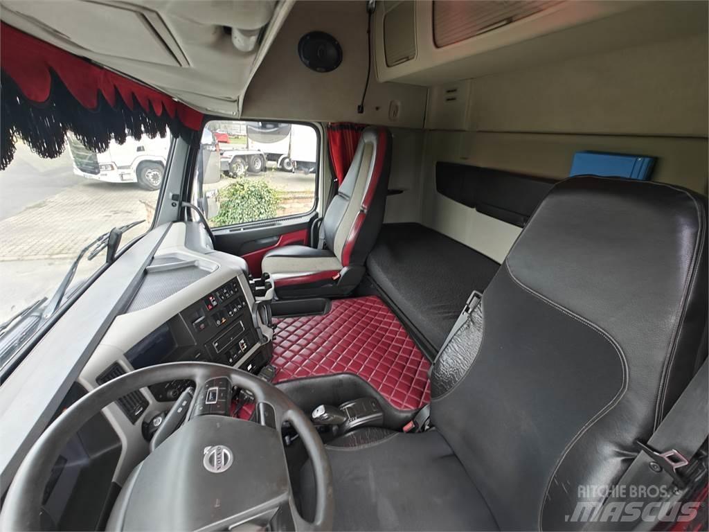 Volvo FM460 Vrachtwagen met containersysteem