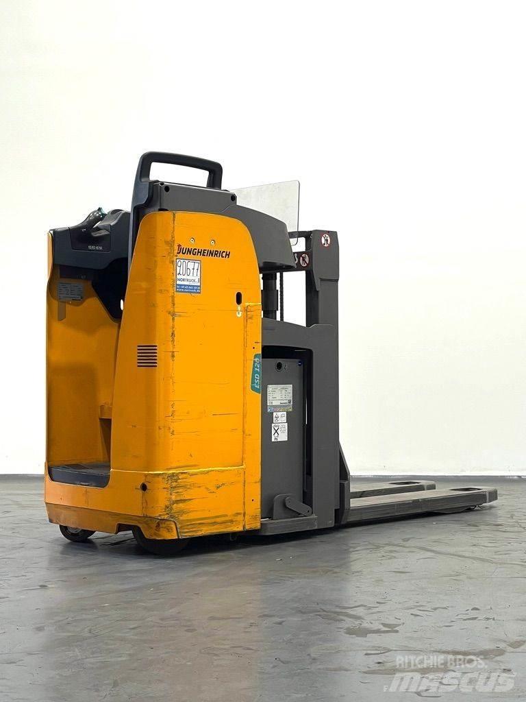 Jungheinrich ESD 120 Stapelaar meeloop