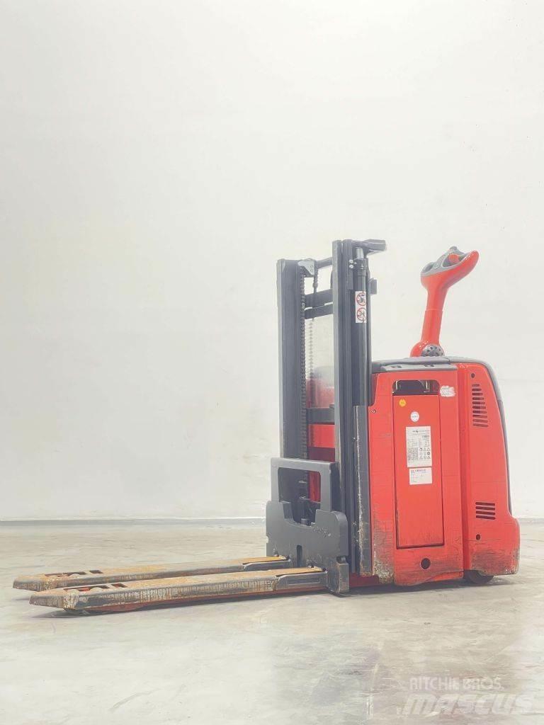 Linde D12-133 Stapelaar meeloop
