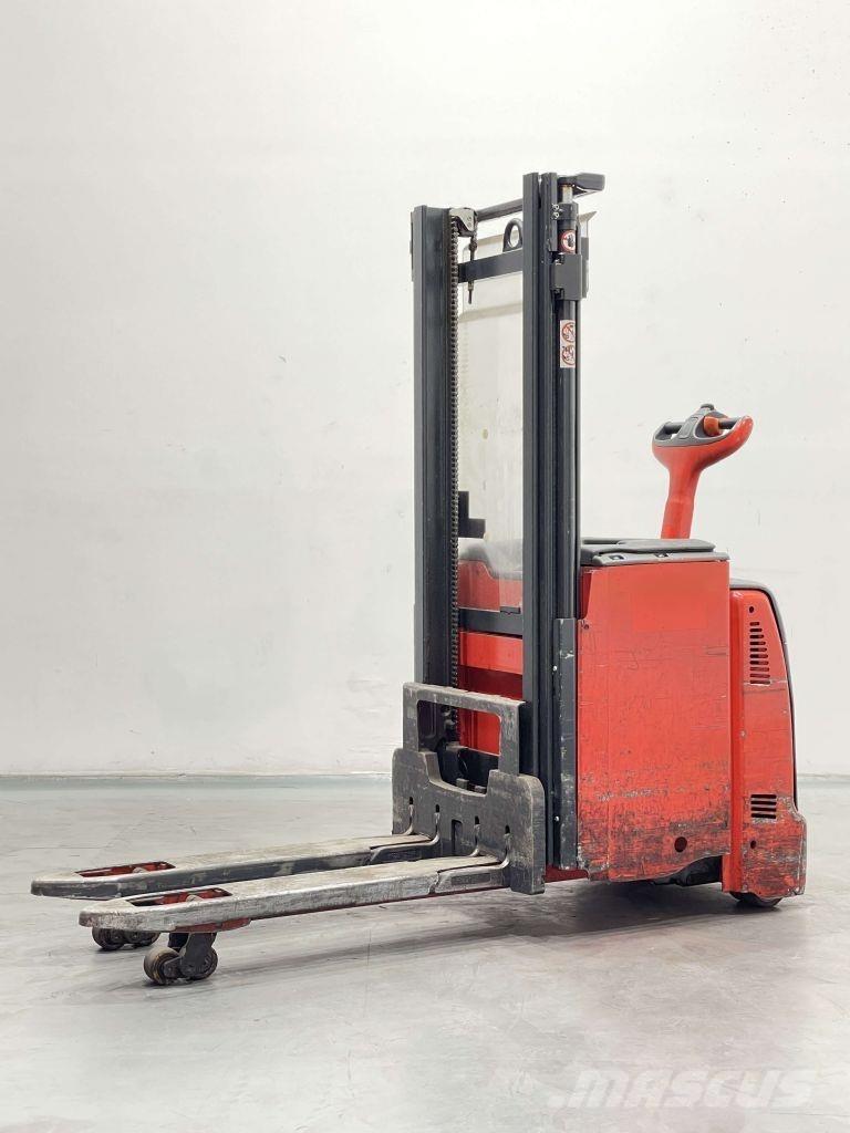 Linde D12-133 Stapelaar meeloop