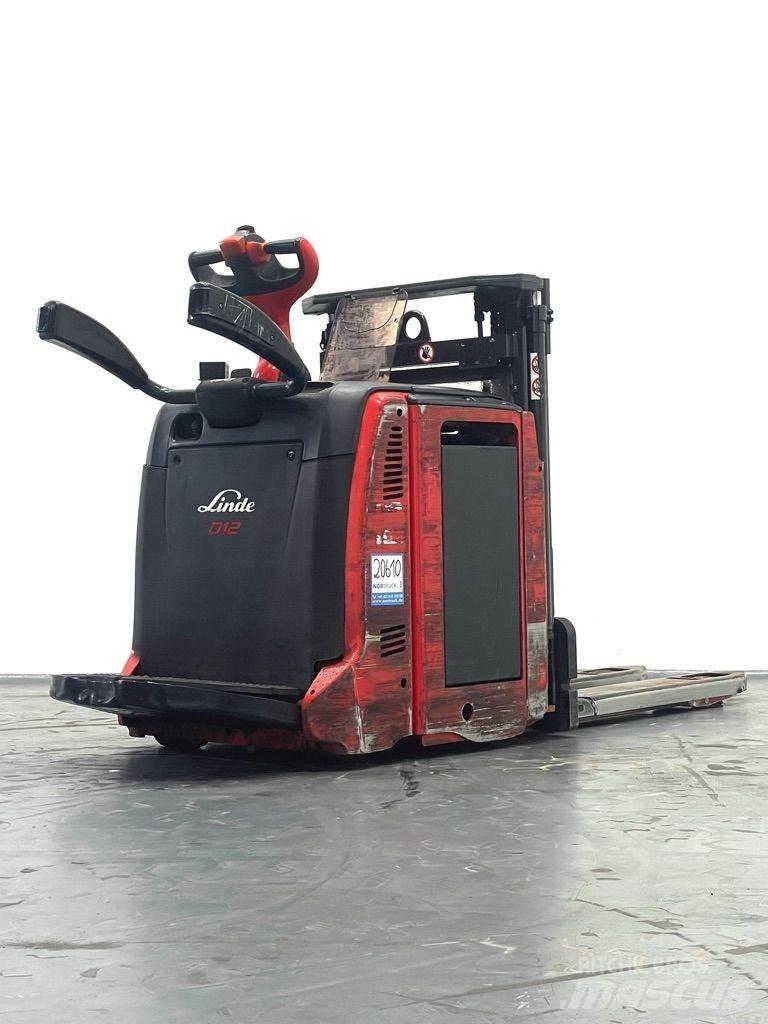 Linde D12AP-133 Stapelaar meeloop