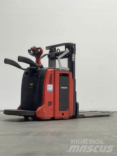 Linde D12HPAP Stapelaar meeloop