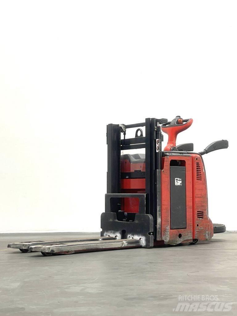 Linde D12HPAP Stapelaar meeloop