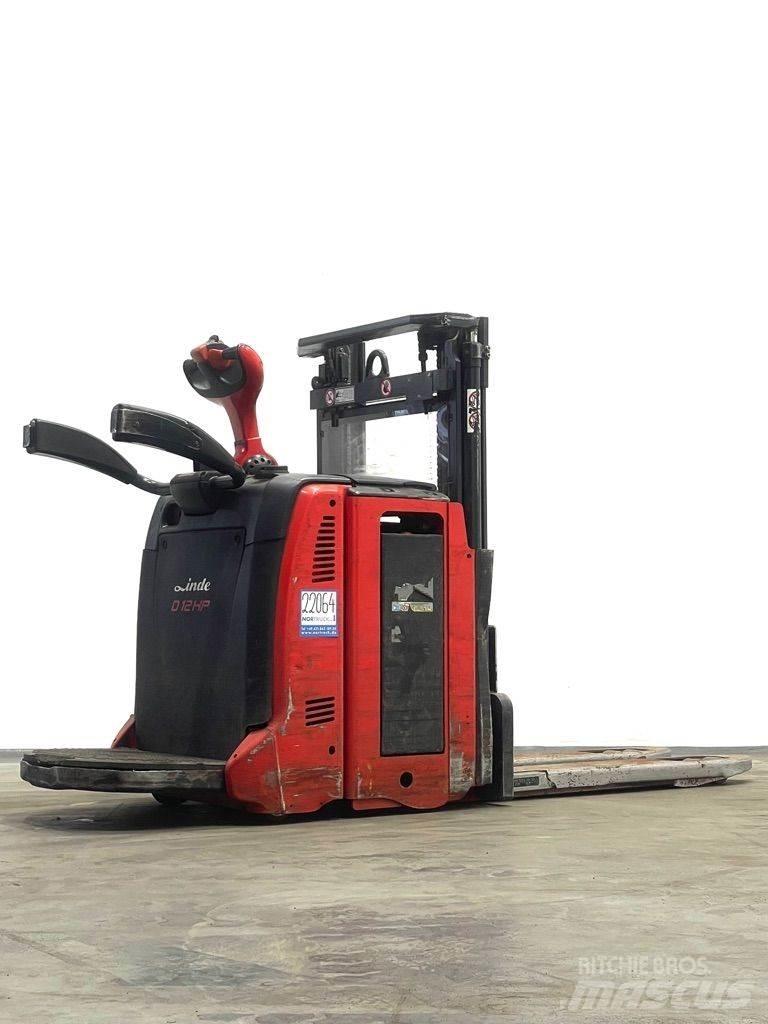 Linde D12HPAP-133 Stapelaar meeloop