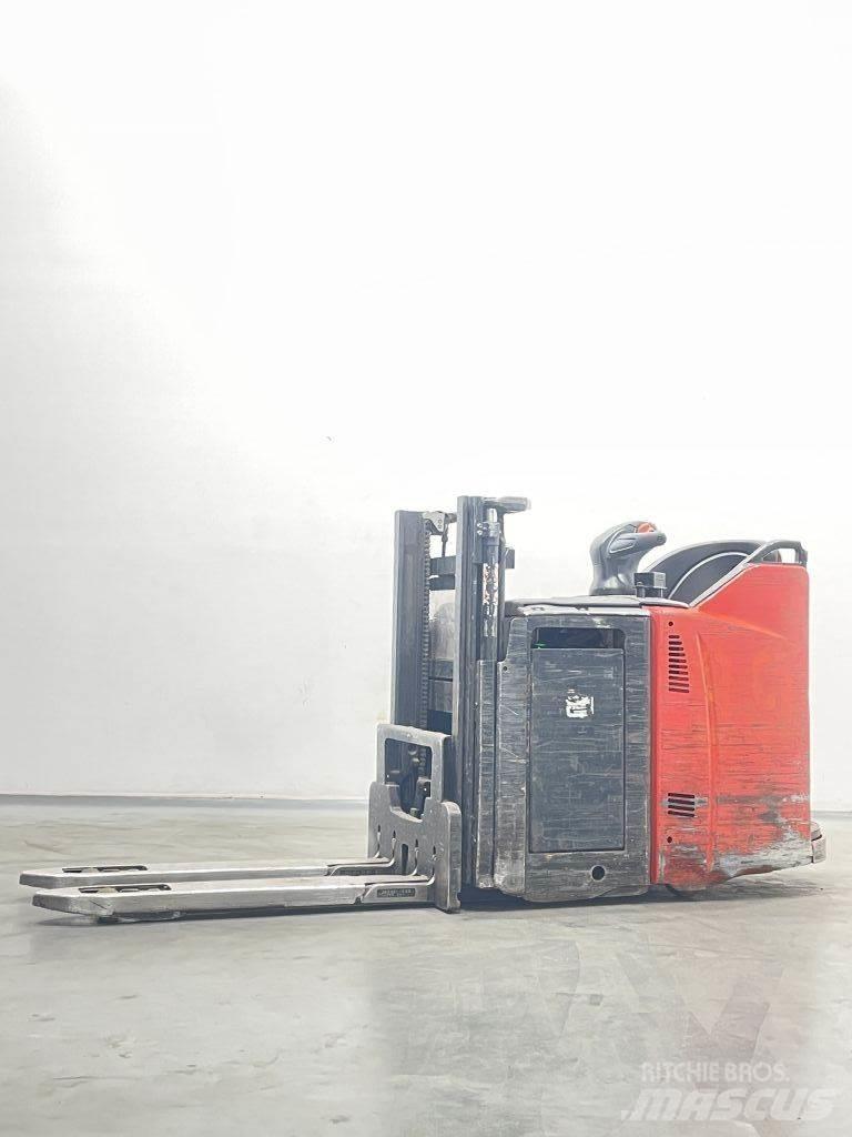 Linde D12HPSP-133 Stapelaar meeloop