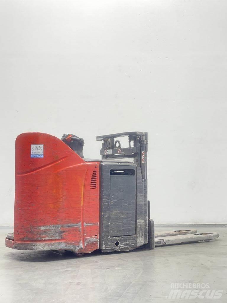 Linde D12HPSP-133 Stapelaar meeloop
