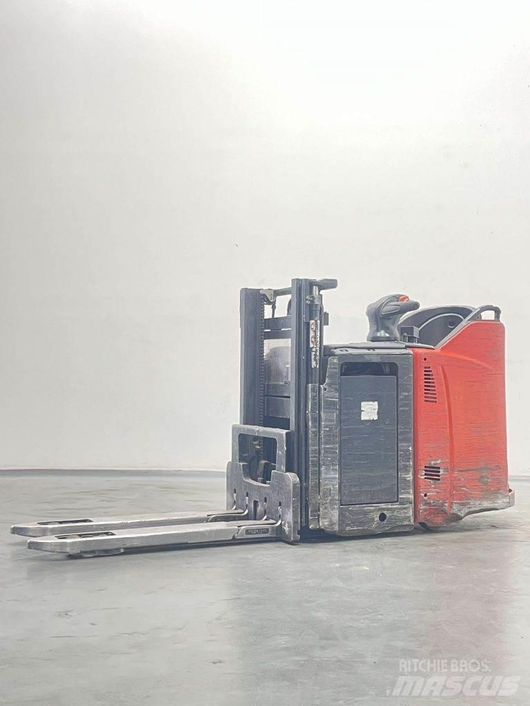Linde D12HPSP-133 Stapelaar meeloop