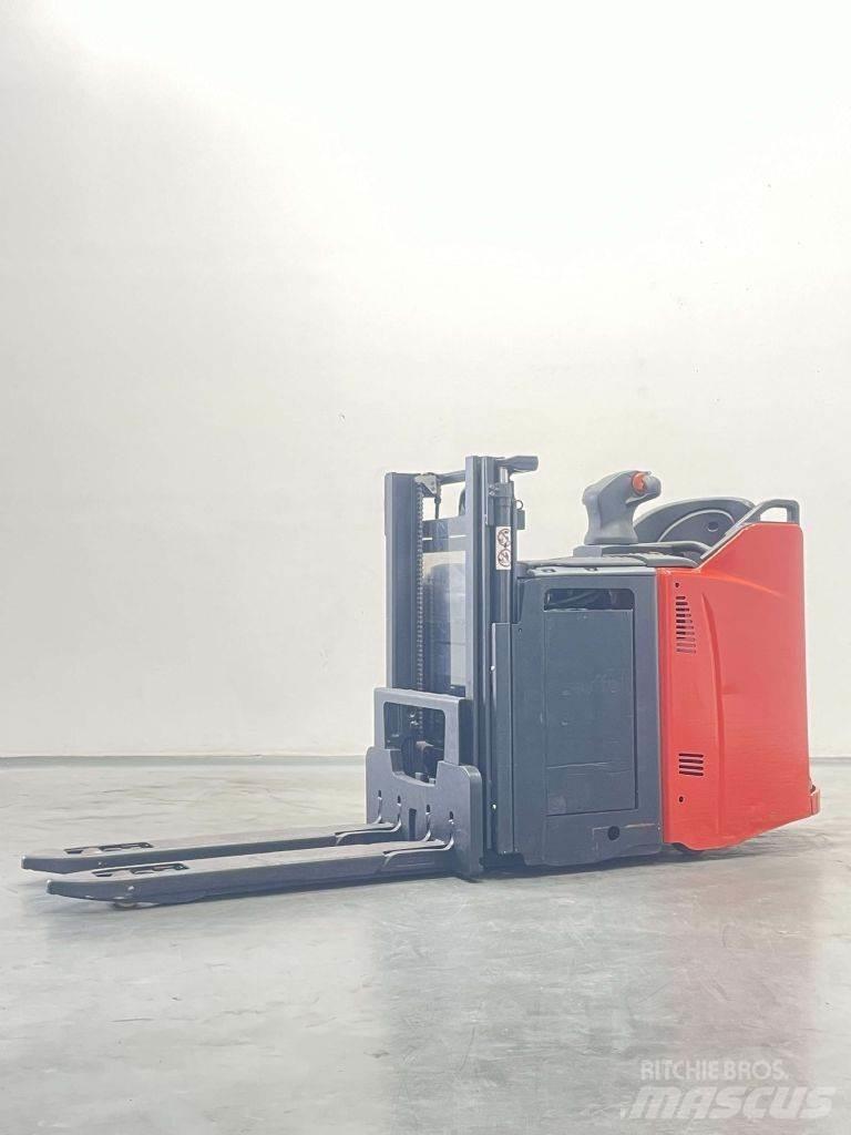 Linde D12HPSP-133 Stapelaar meeloop