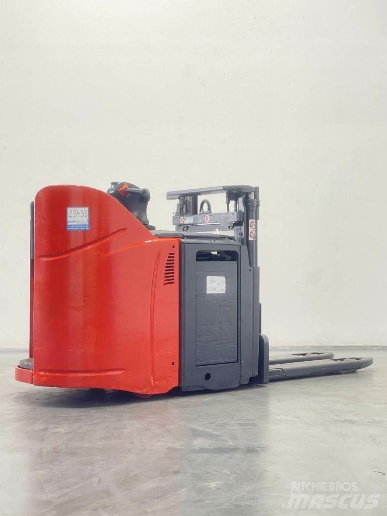 Linde D12HPSP-133 Stapelaar meeloop
