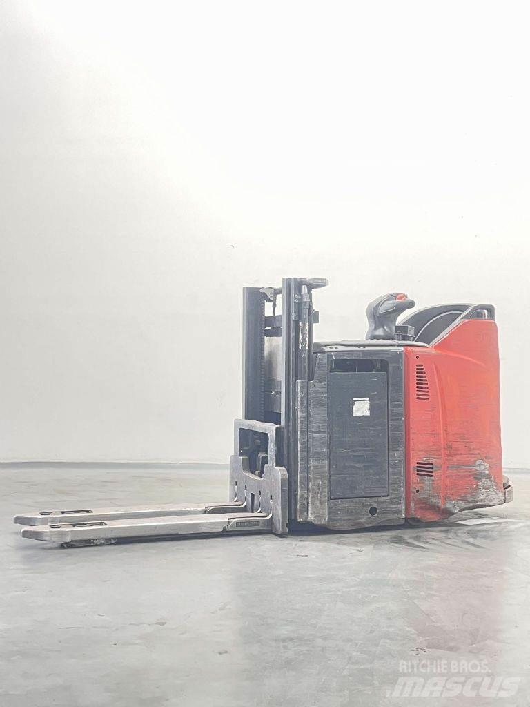 Linde D12HPSP-133 Stapelaar meeloop