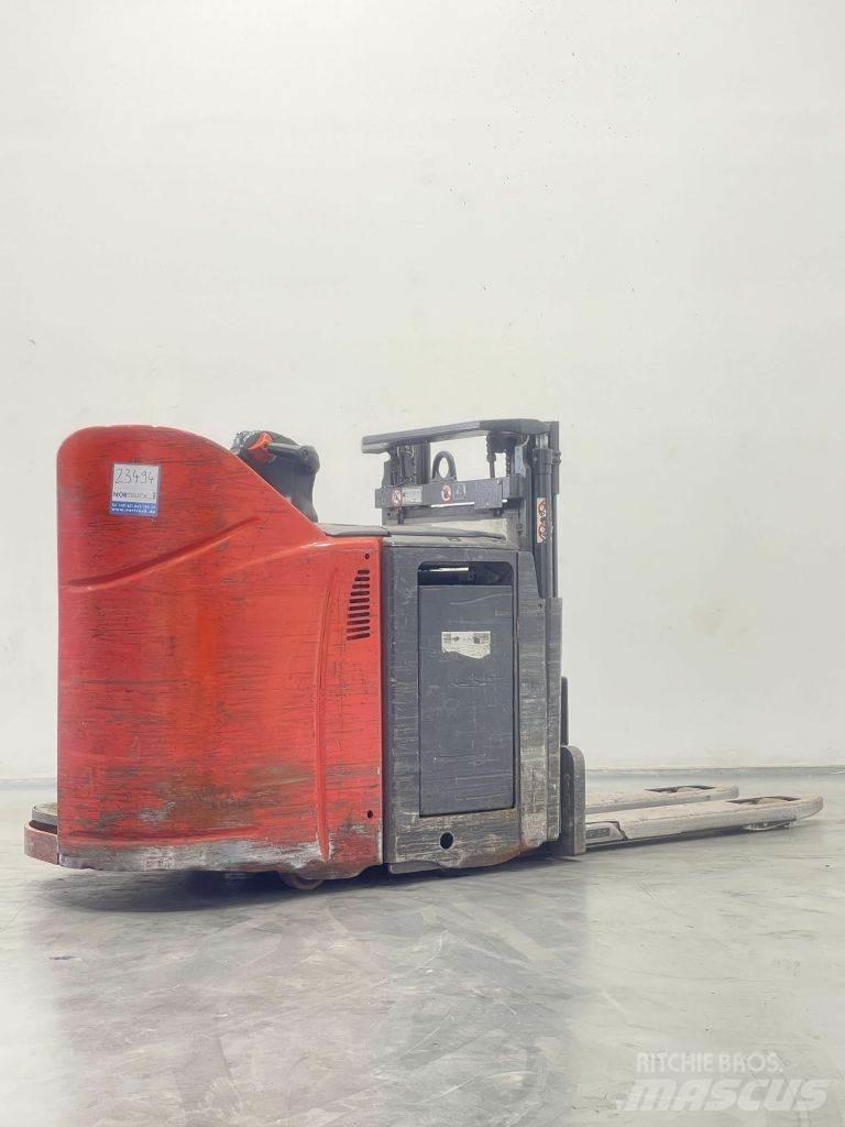 Linde D12HPSP-133 Stapelaar meeloop