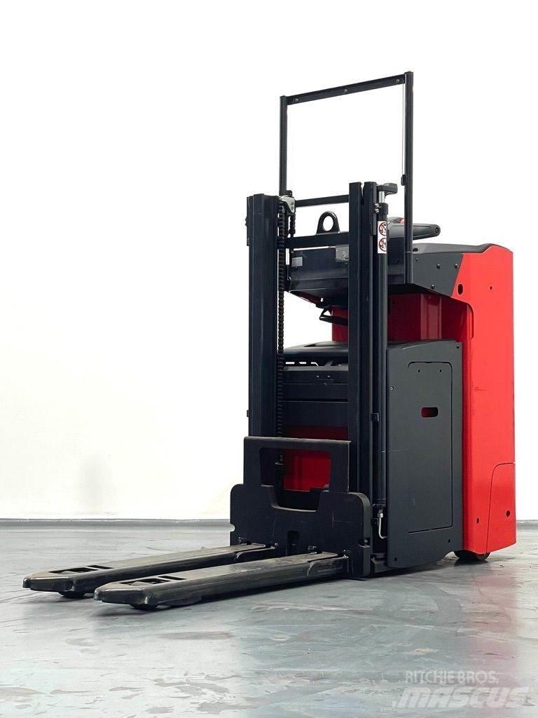 Linde D12SF-1164 Stapelaar meeloop