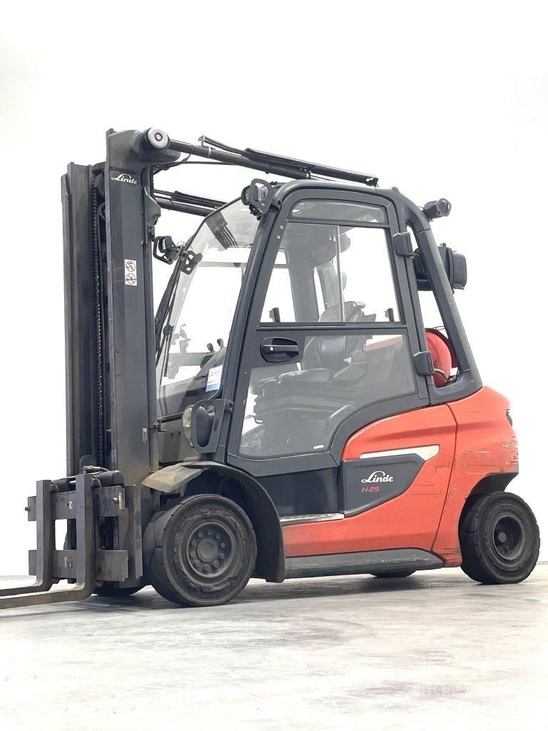 Linde H25T-01-1202 LPG heftrucks