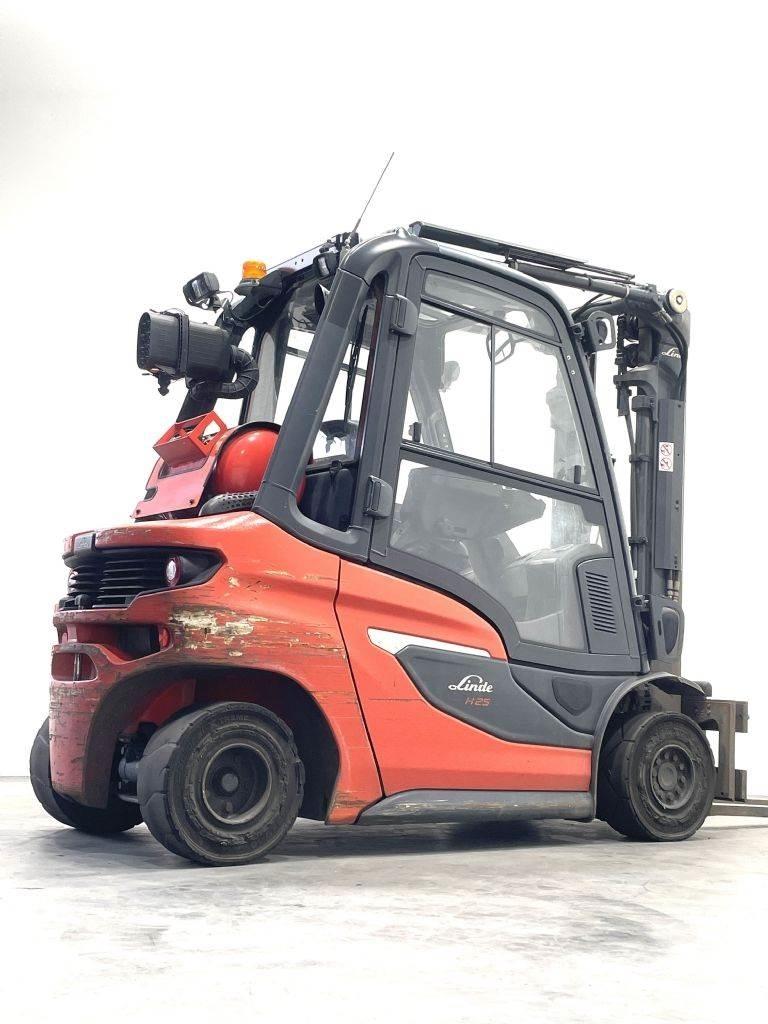 Linde H25T-01-1202 LPG heftrucks