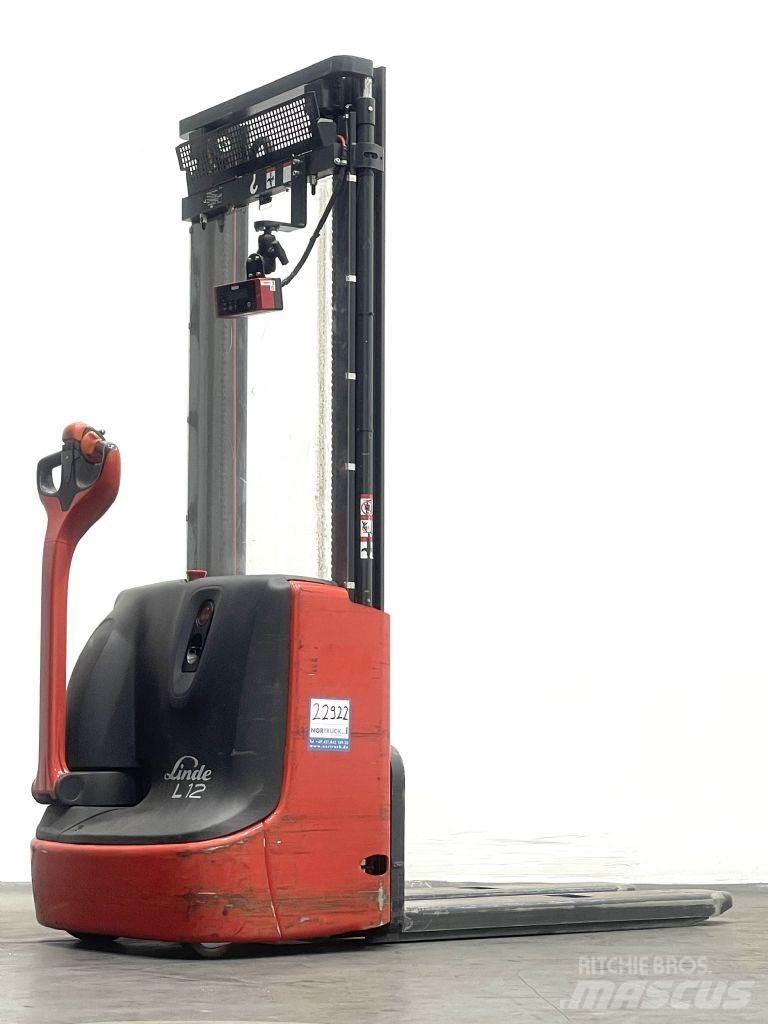 Linde L12 Stapelaar meeloop
