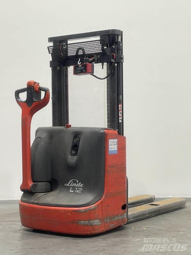Linde L12 Stapelaar meeloop