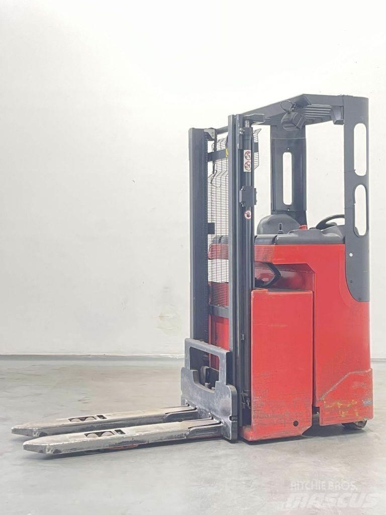 Linde L12R-139 Zelfrijdende stapelaars