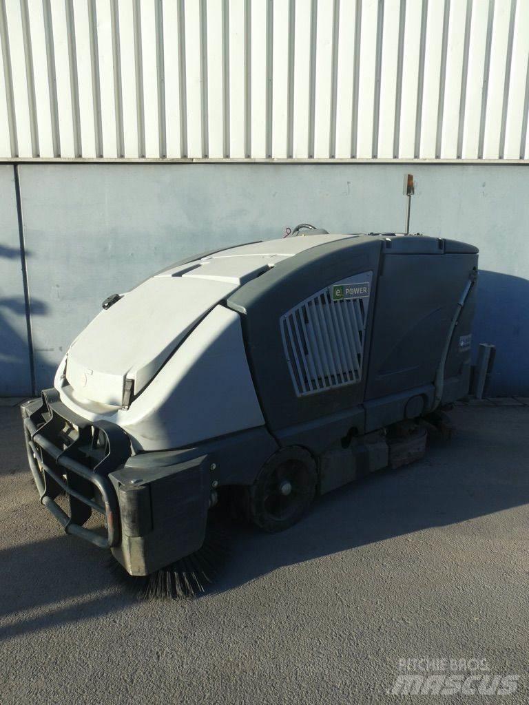 Nilfisk CS7000 1200B Veegmachines
