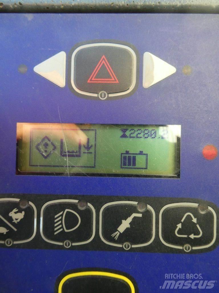 Nilfisk CS7000 1200B Veegmachines