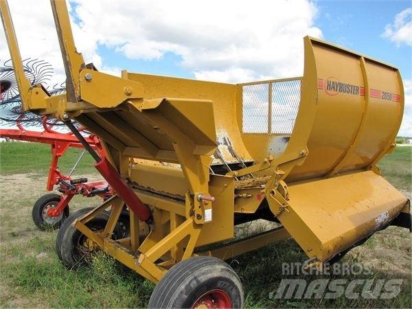 Haybuster 2650 Balenhakselaars, -snijders en -afwikkelaars