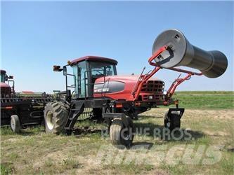 MacDon M150 Zwadmaaiers