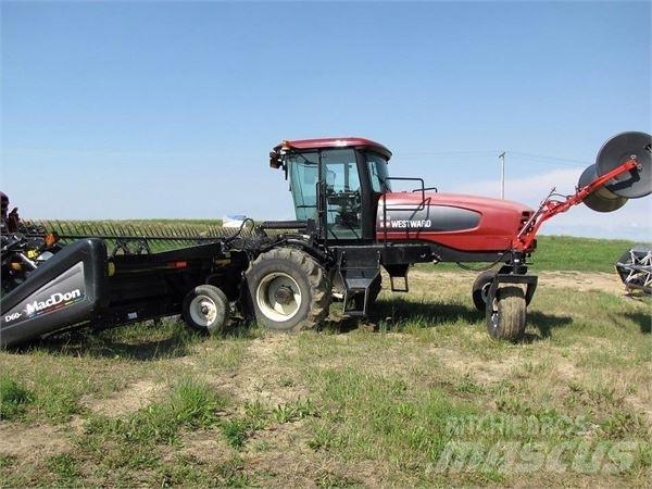 MacDon M150 Zwadmaaiers