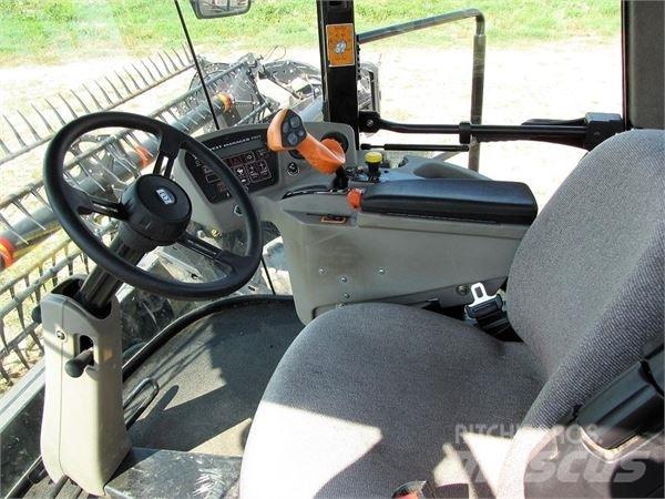 MacDon M150 Zwadmaaiers