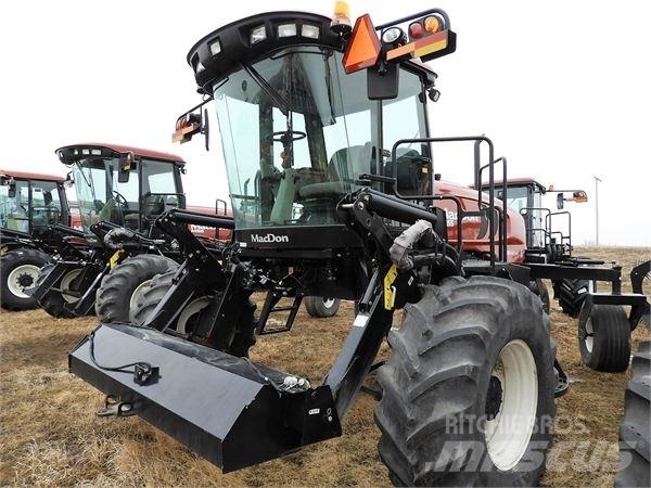 MacDon M155 Zwadmaaiers