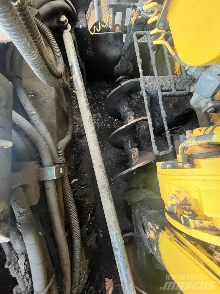 CAT AP600 Paver Asfaltafwerkmachines