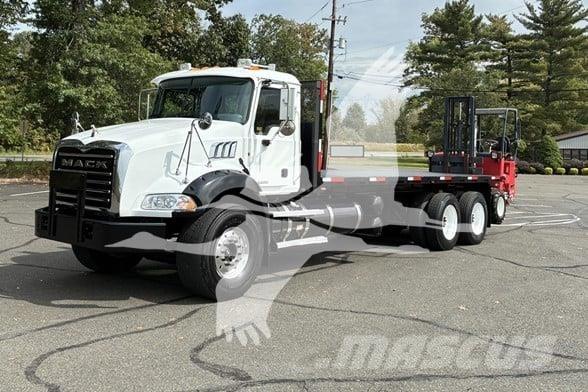 Moffett M55 Meeneemheftrucks