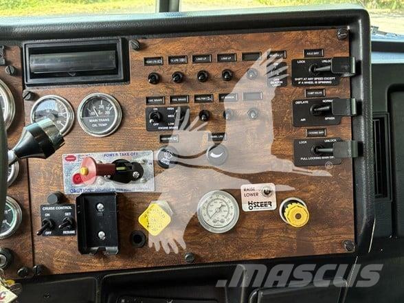 Terex BT4792 Vlakke laadvloer met kraan