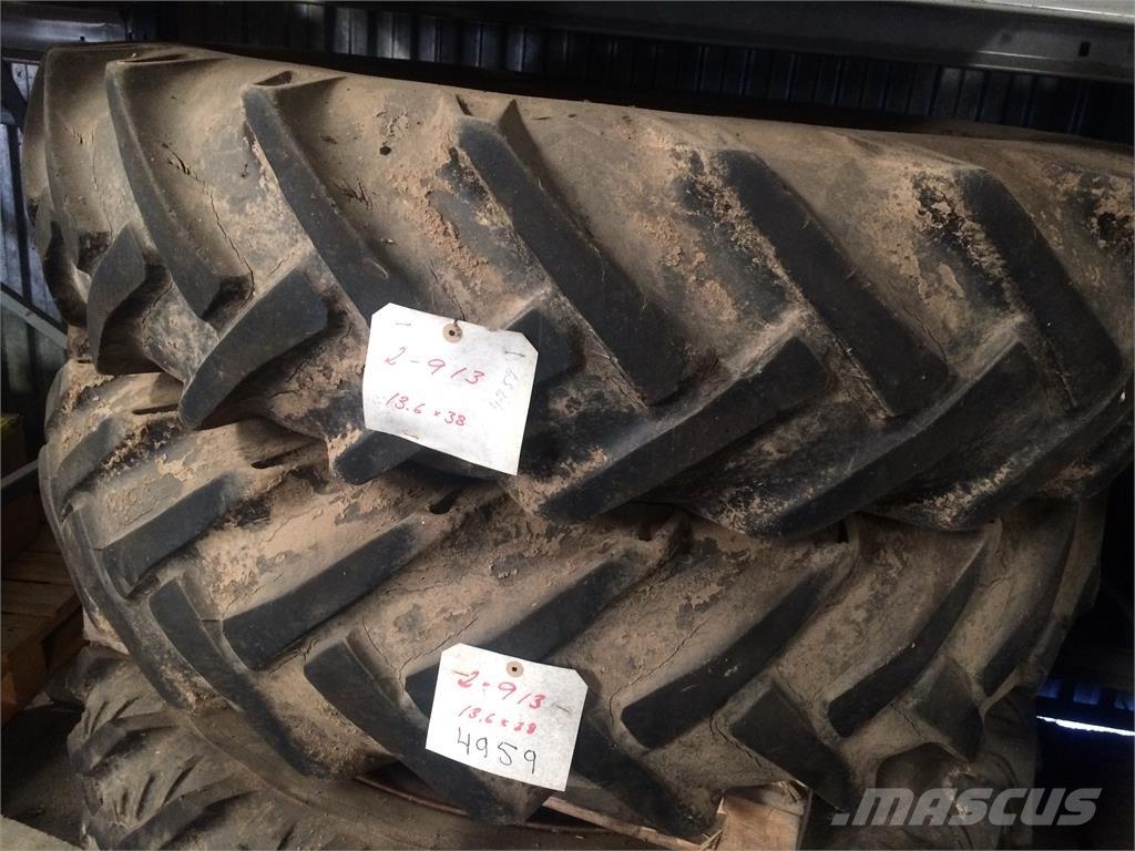  13.6x38 Banden, wielen en velgen