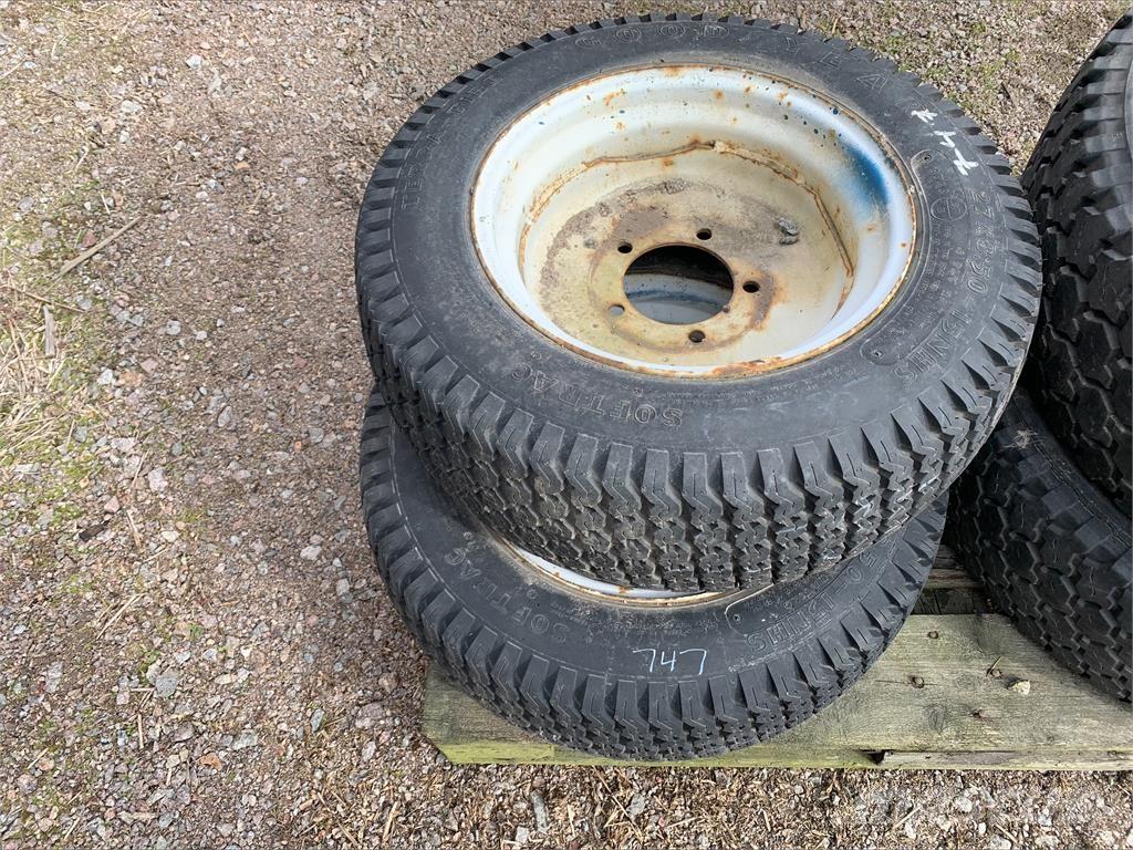  27X8.50-15 Banden, wielen en velgen