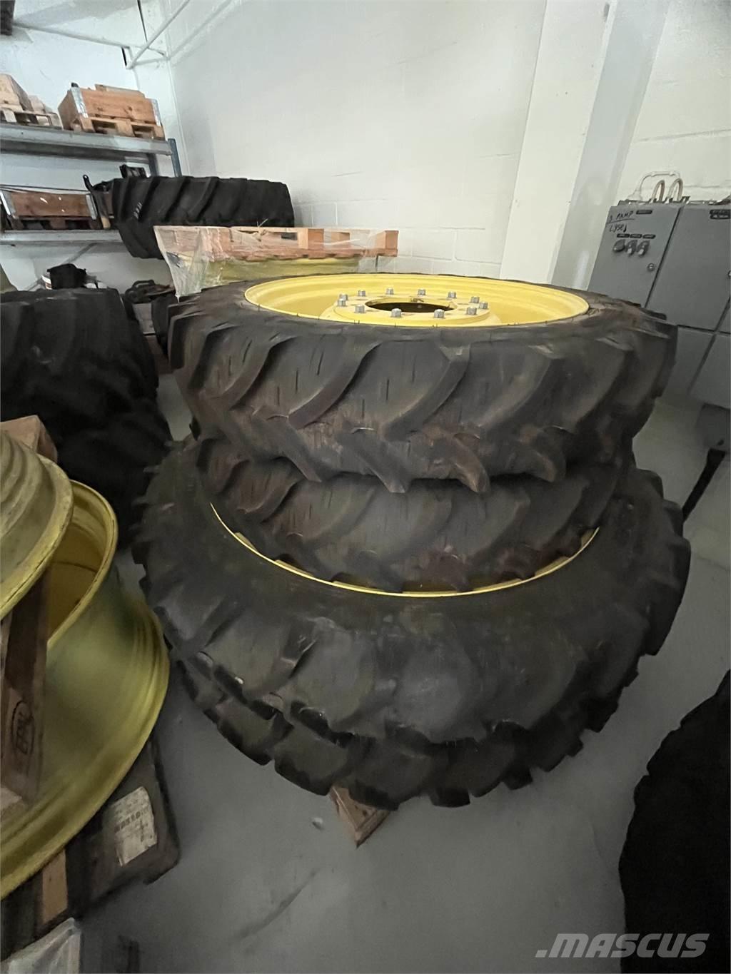  300/95X52 270/95X36 Banden, wielen en velgen